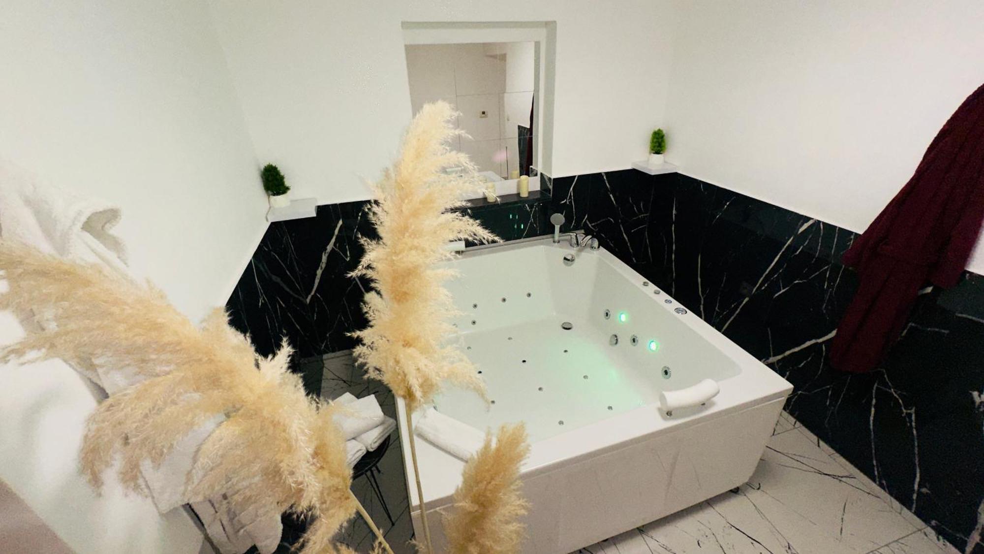 Hedonist Spa Jacuzzi Sarajevo Free Parking Εξωτερικό φωτογραφία