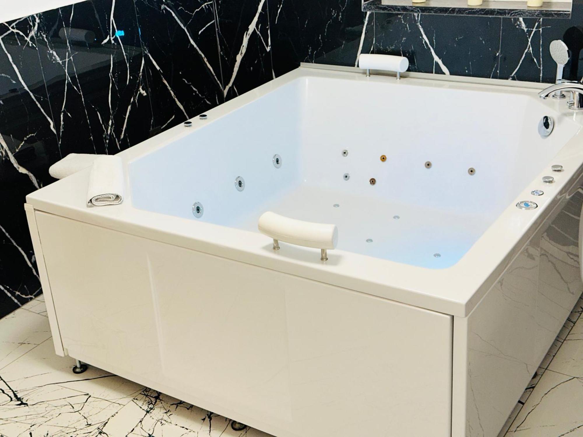 Hedonist Spa Jacuzzi Sarajevo Free Parking Εξωτερικό φωτογραφία